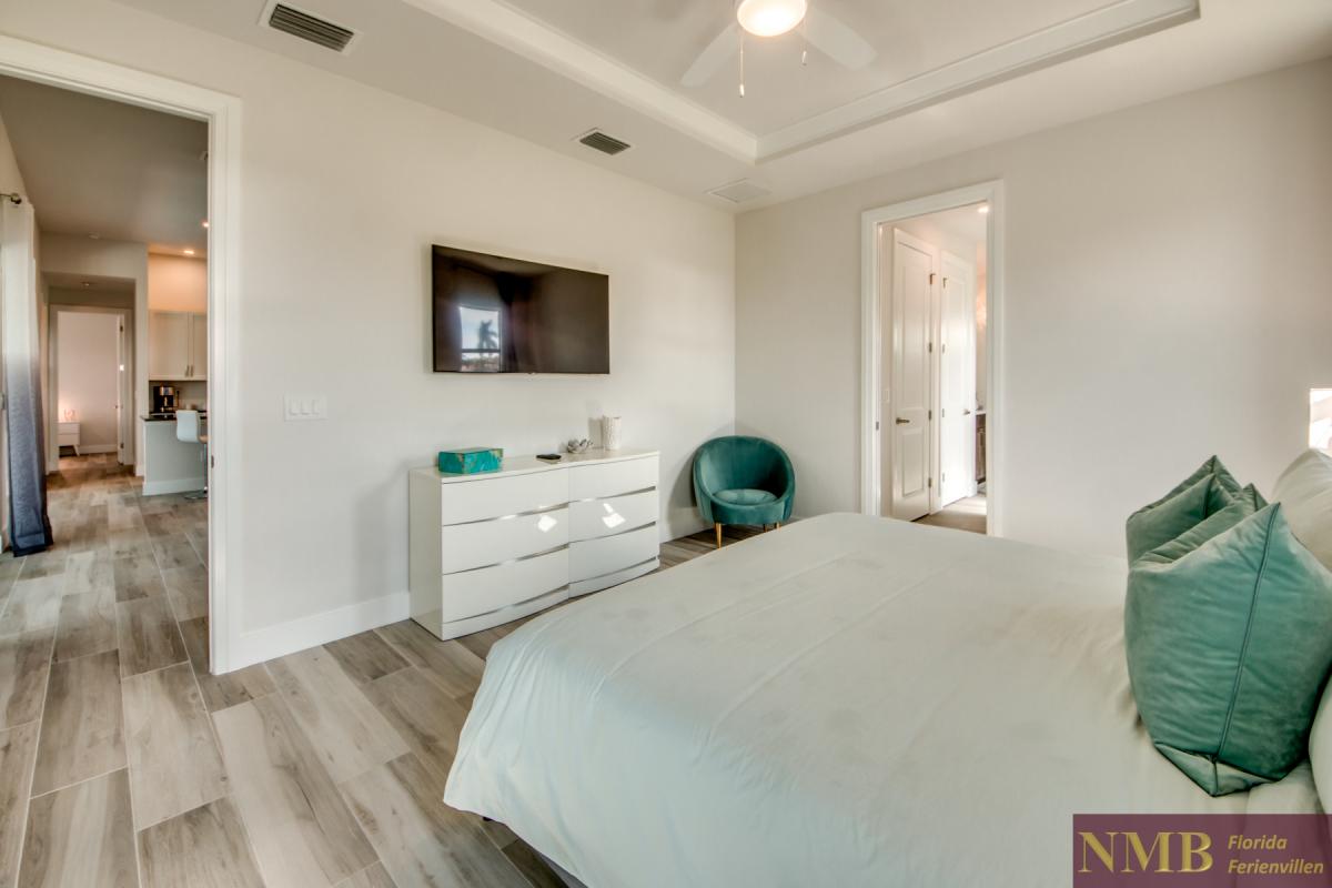 Ferienhaus-Chamo-Cape-Coral_34-Master Bedroom